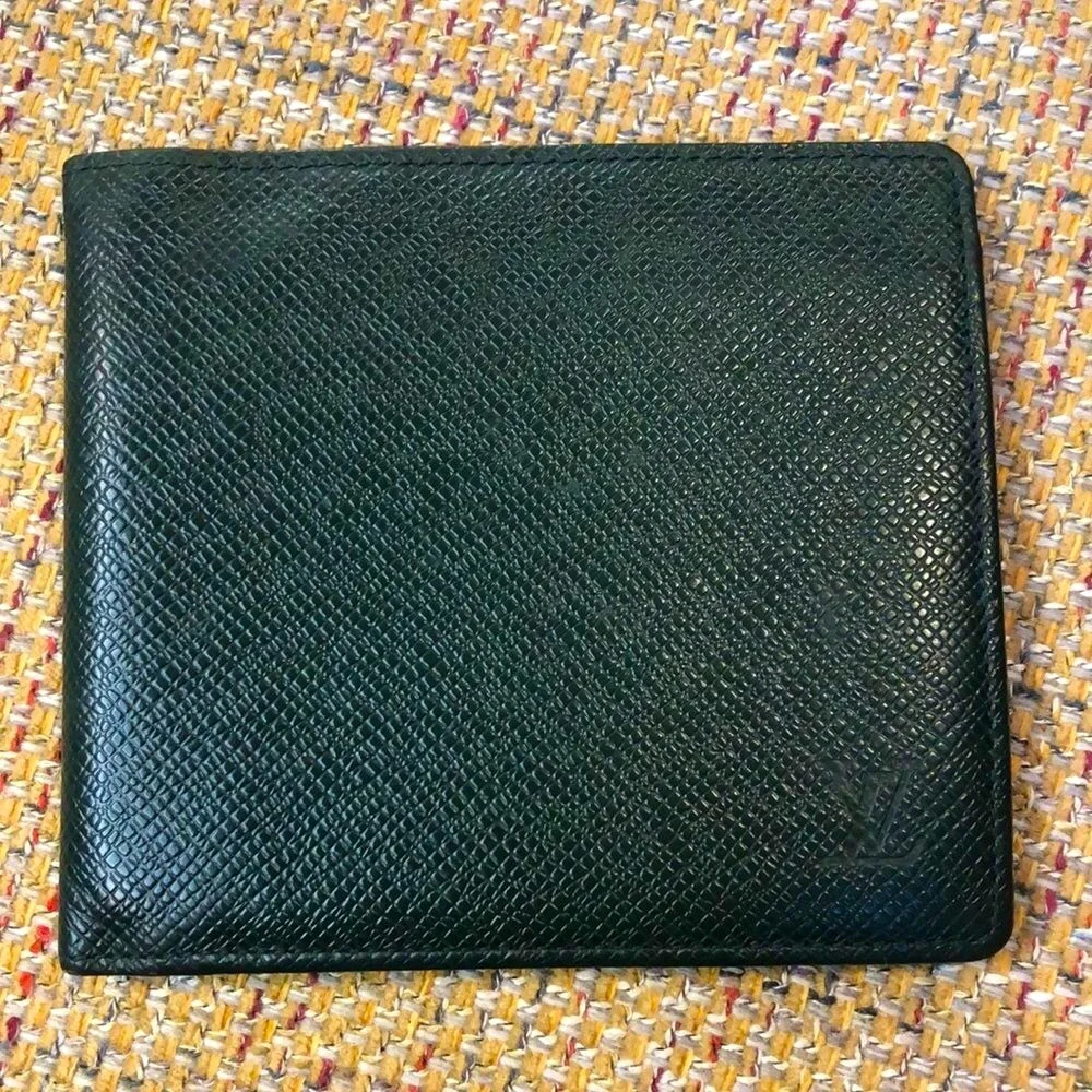 LOUIS VUITTON Green Taiga Leather Bifold Wallet Vintage